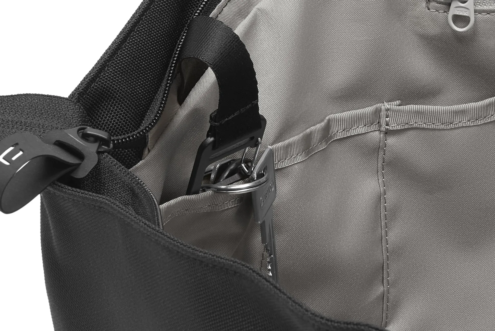 Konfiguration:Urbaneer Totebag + Flap & Handle>Lilienthal Berlin Hot